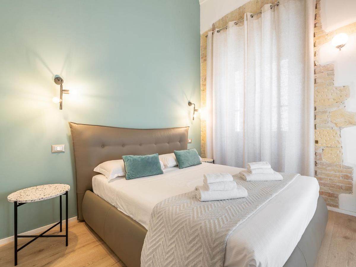 Orma Design Rooms - Historic Centre Кальяри Экстерьер фото