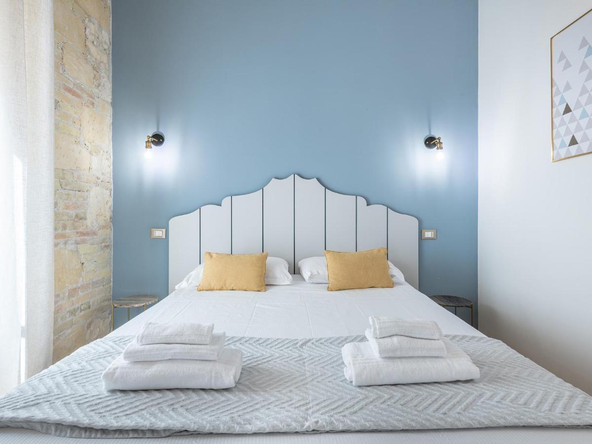 Orma Design Rooms - Historic Centre Кальяри Экстерьер фото
