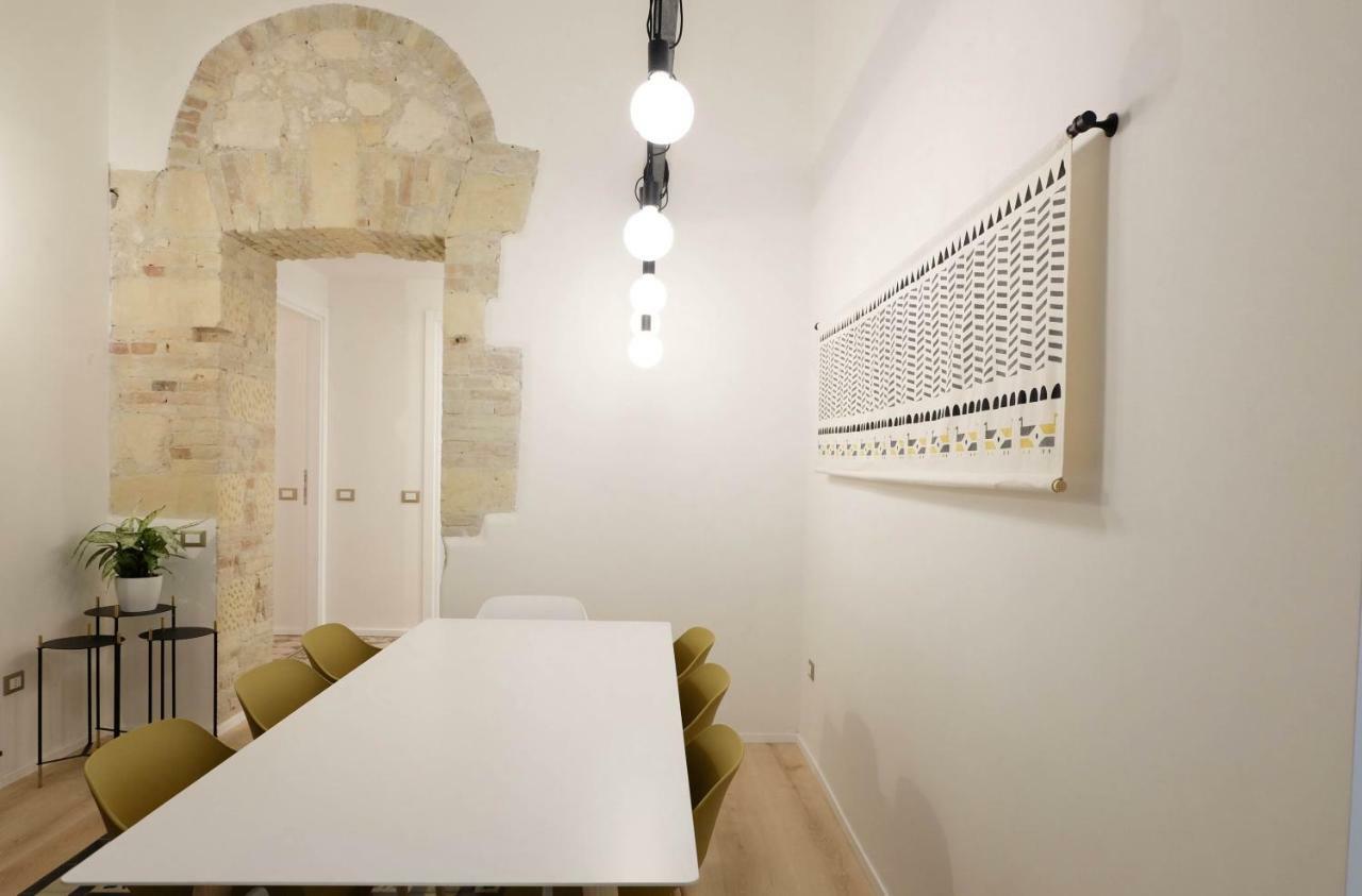 Orma Design Rooms - Historic Centre Кальяри Экстерьер фото