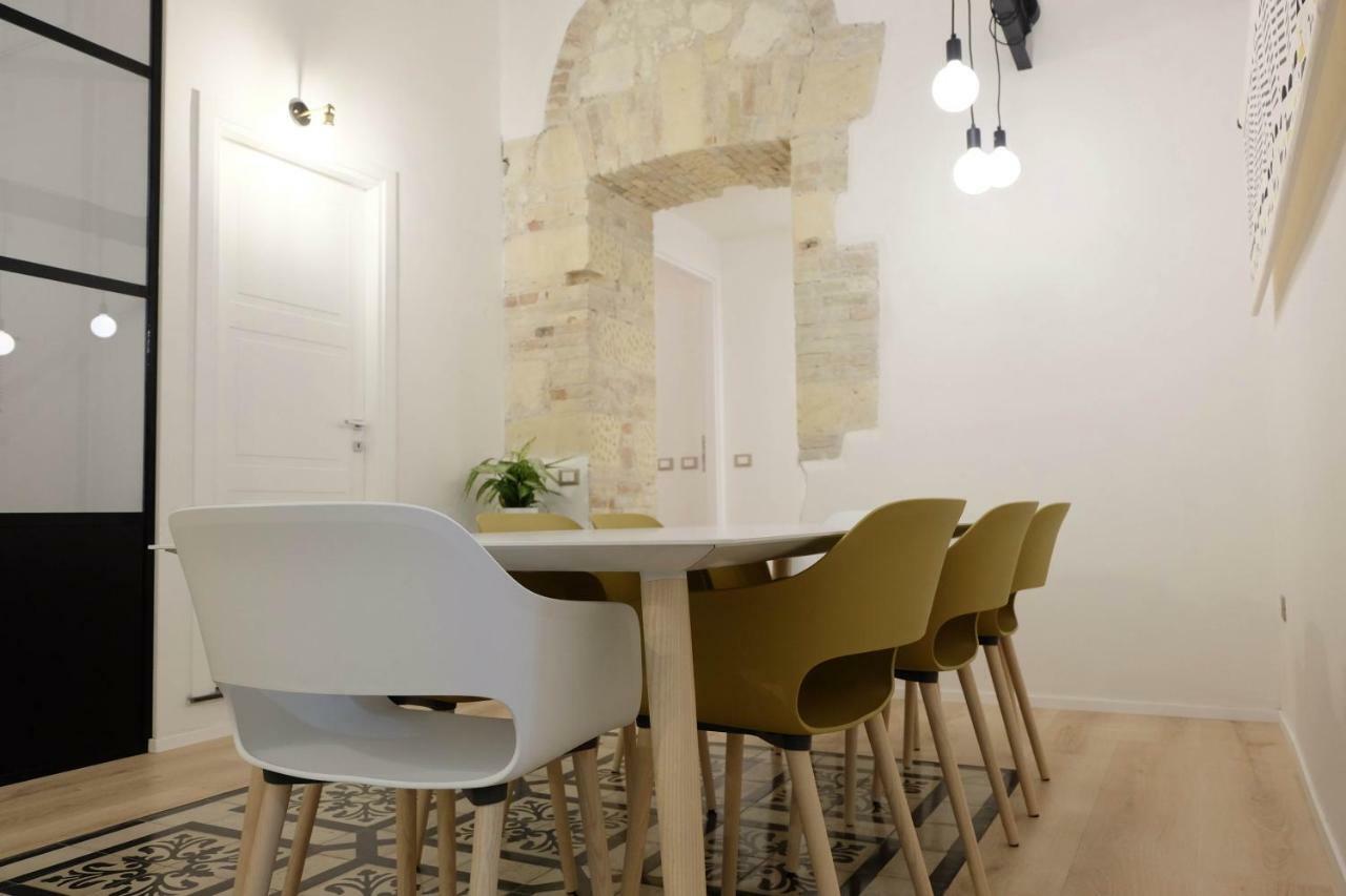 Orma Design Rooms - Historic Centre Кальяри Экстерьер фото