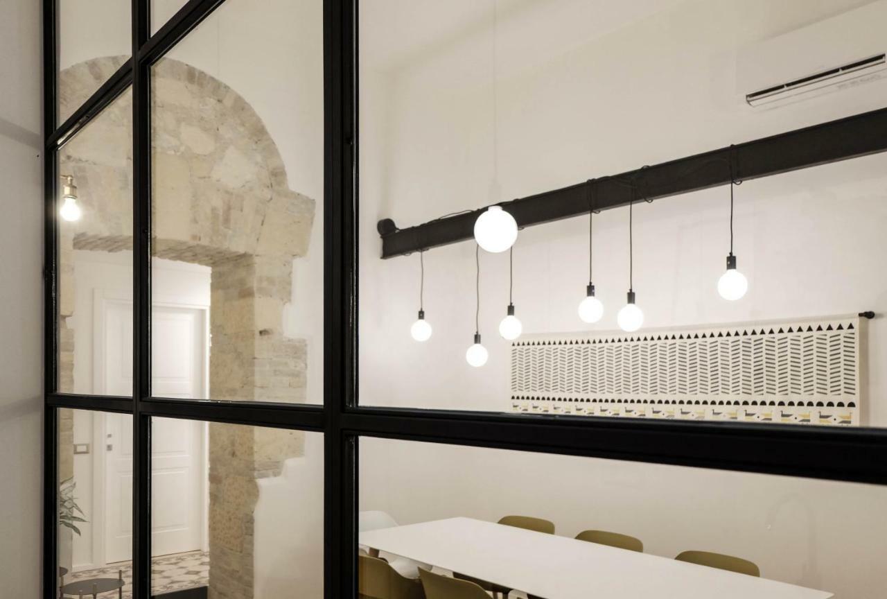 Orma Design Rooms - Historic Centre Кальяри Экстерьер фото